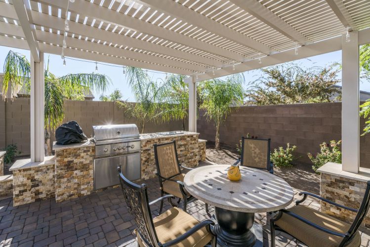 grass-kings-landscaping-outdoor-kitchens-26