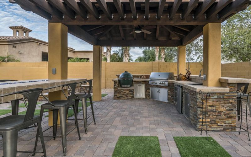 grass-kings-landscaping-outdoor-kitchens-18